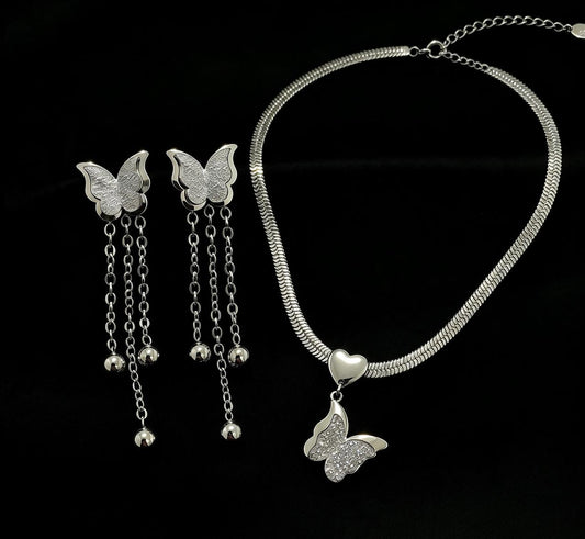 CONJUNTO BORBOLETA 3D PRATA — Brinco + Colar